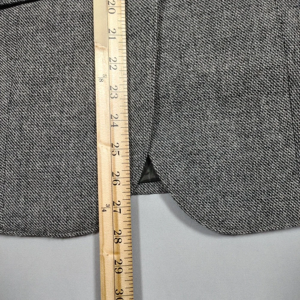 Eddie Bauer Blazer Mens M Grey Herringbone Wool Blend Two Button Sport Coat